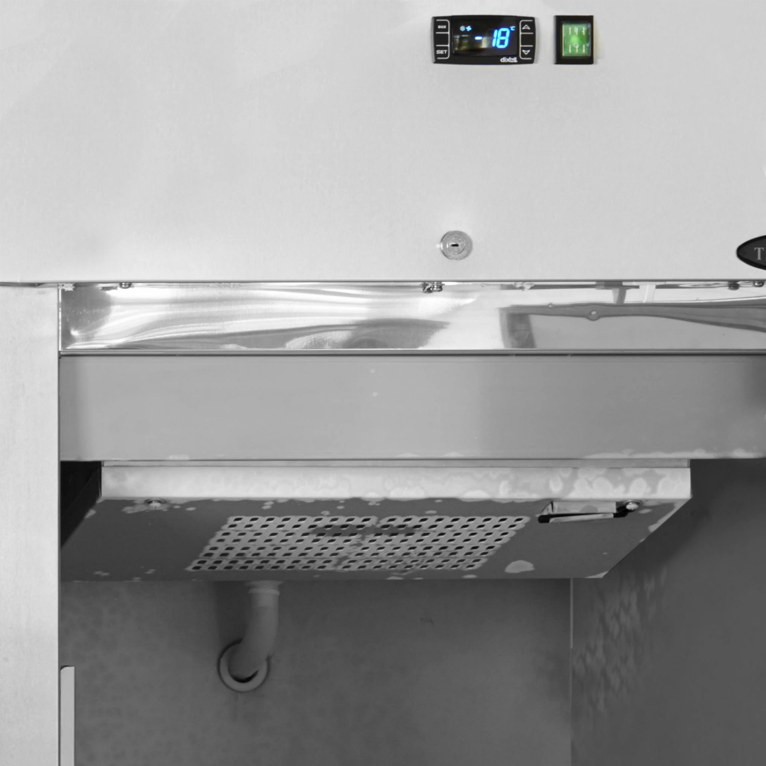 Gastronorm Solid Door Refrigerator - Image 3