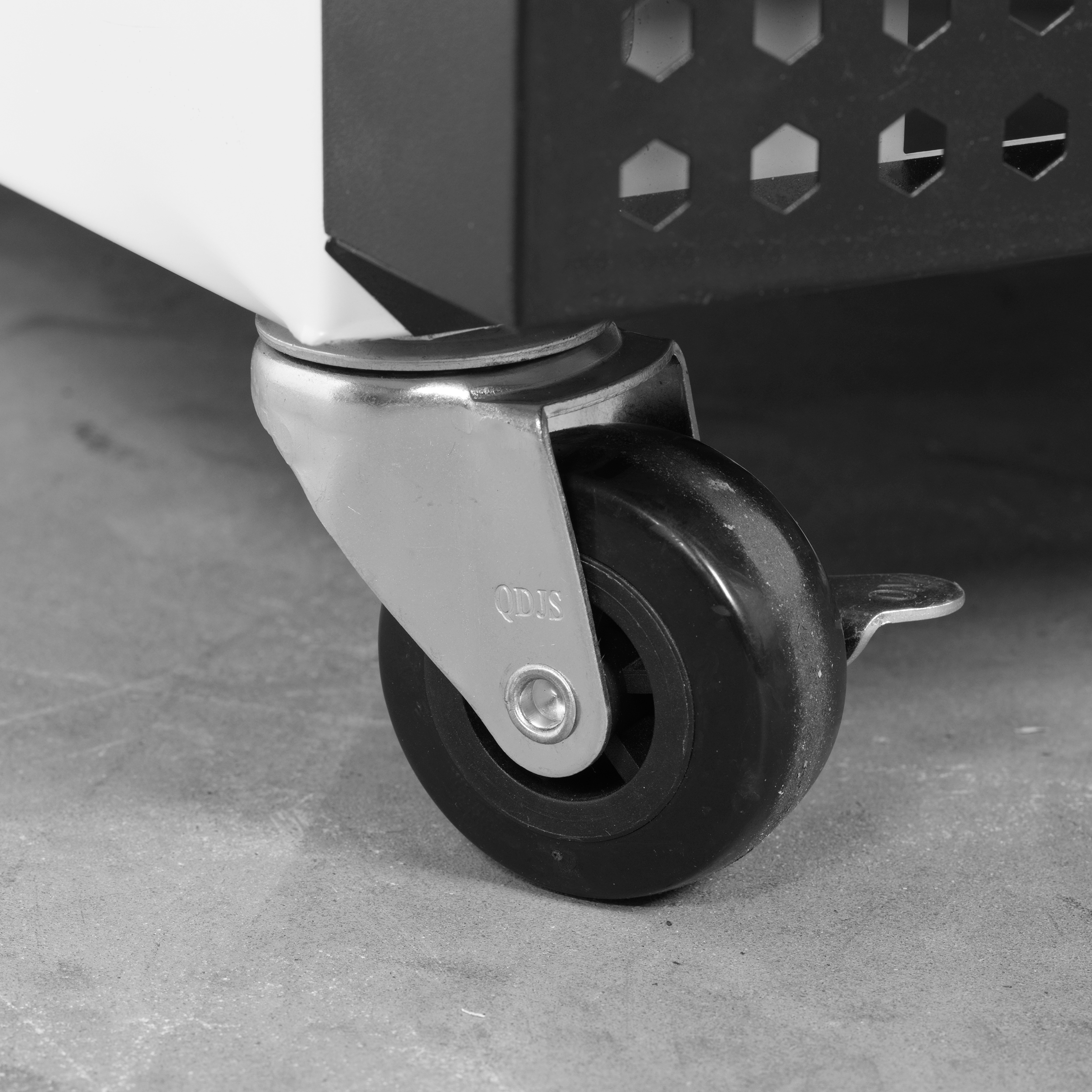 Solid Door Refrigerator - Image 4